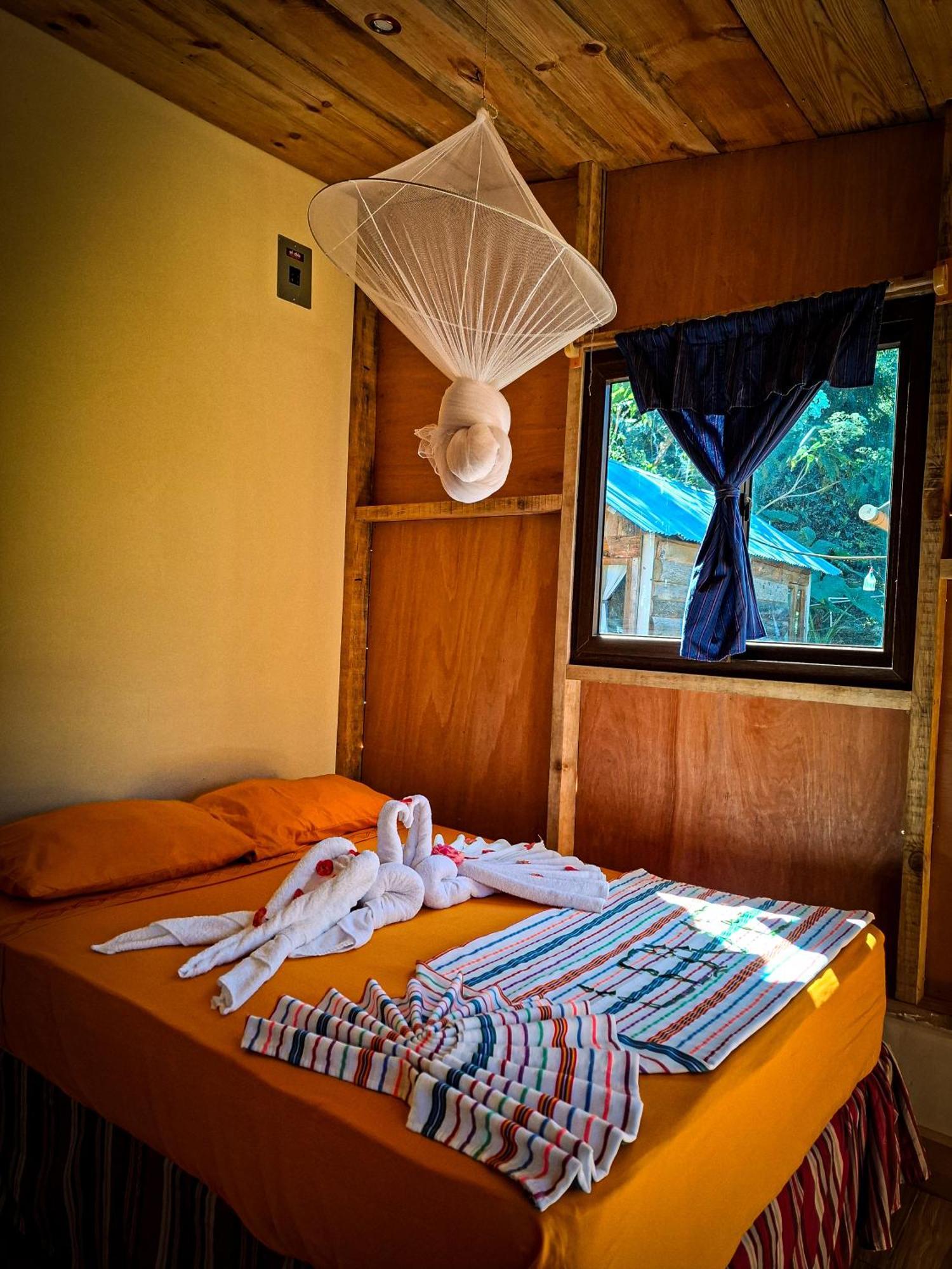 Eco-Hotel Mayachik San Juan La Laguna Buitenkant foto